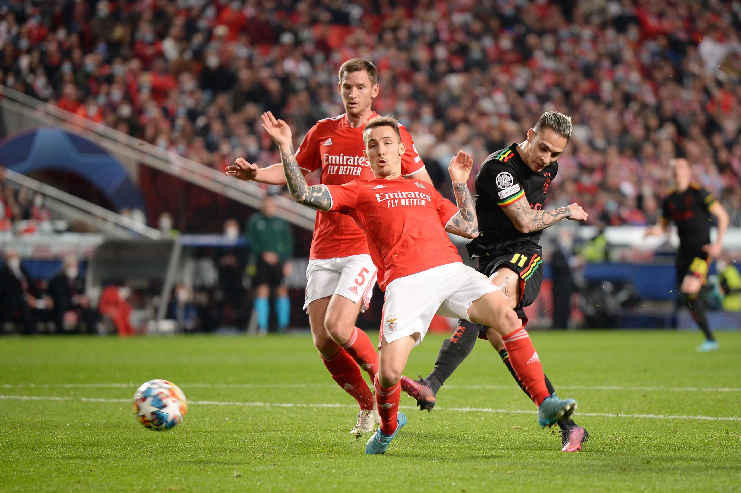 Nuovo terzino sinistro per la Juventus: possibile affare dal Benfica