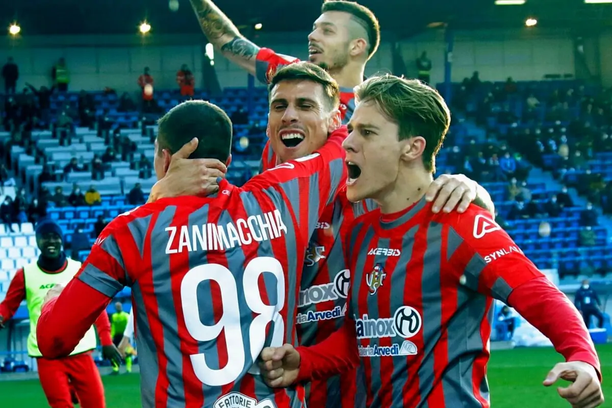 Due club in lotta per il giovane talento: Juve pronta ad incassare 3 milioni