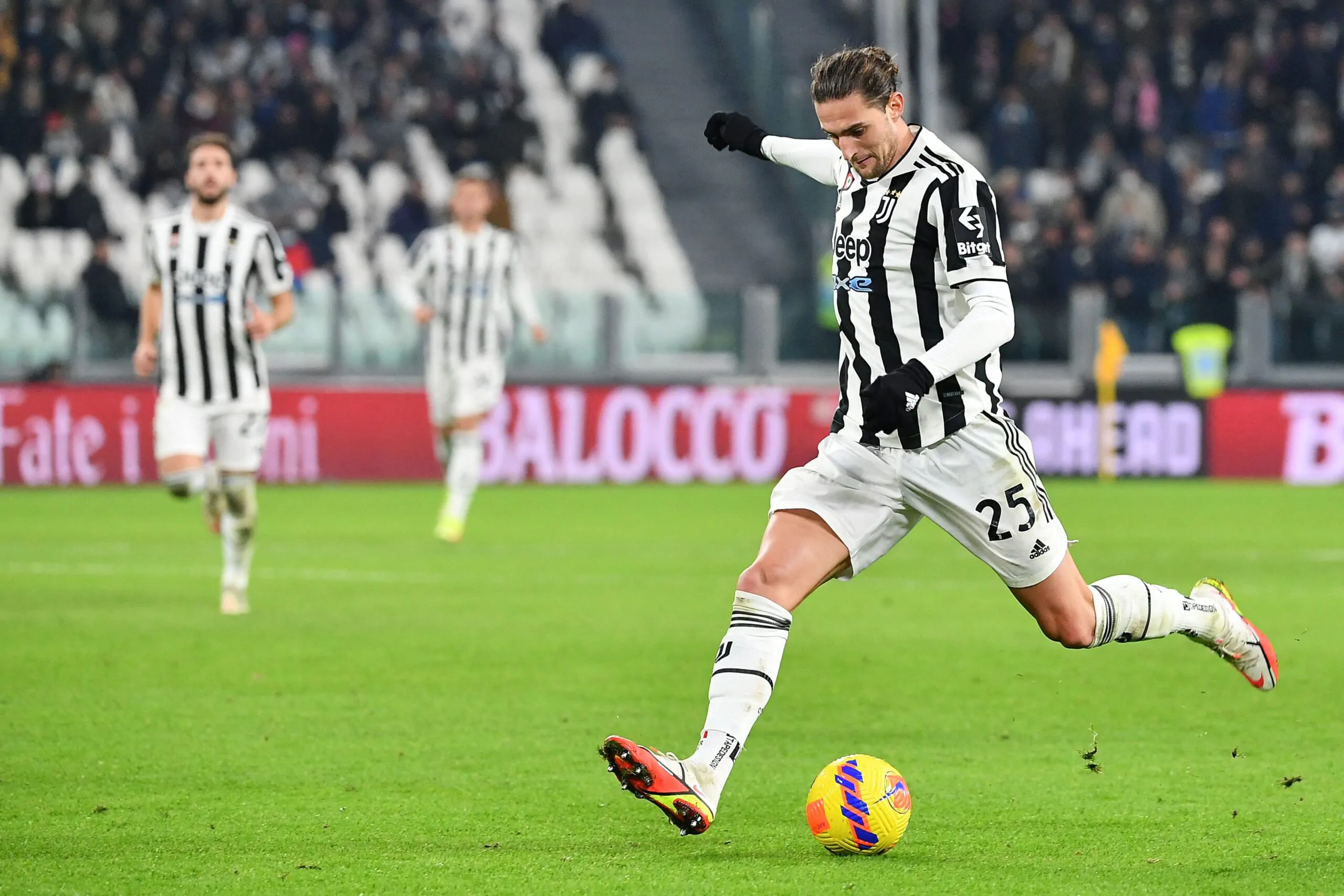 Tre club inglesi su Rabiot: la Juventus fissa il prezzo