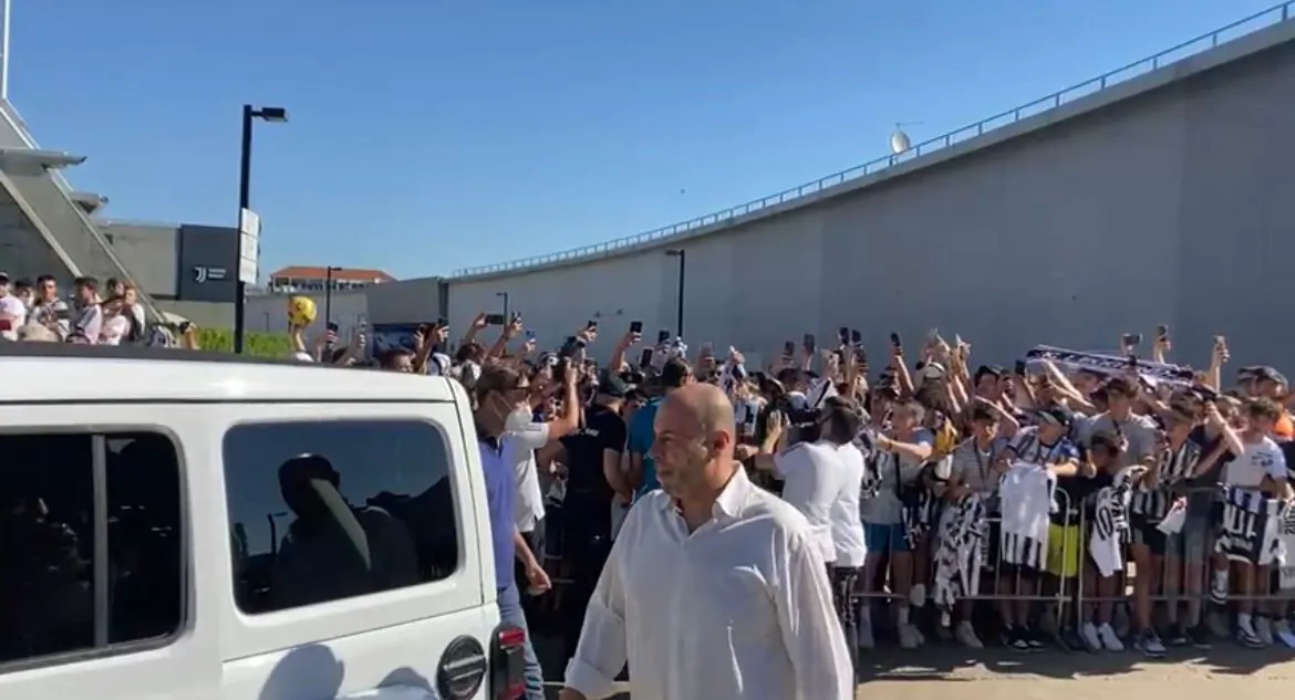VIDEO – Non solo Di Maria, al J-Medical arriva un altro big: tifosi in delirio