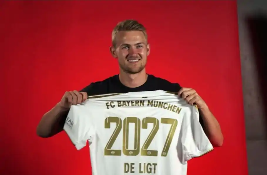 Rivelazione de Ligt: “Mi ha consigliato di andare al Bayern!”