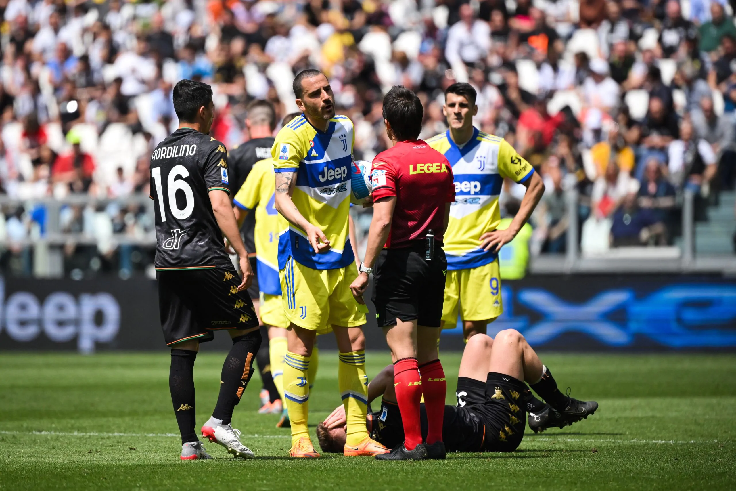 Arbitri Serie A, l’AIA esclude due fischietti per gravi errori: ecco chi