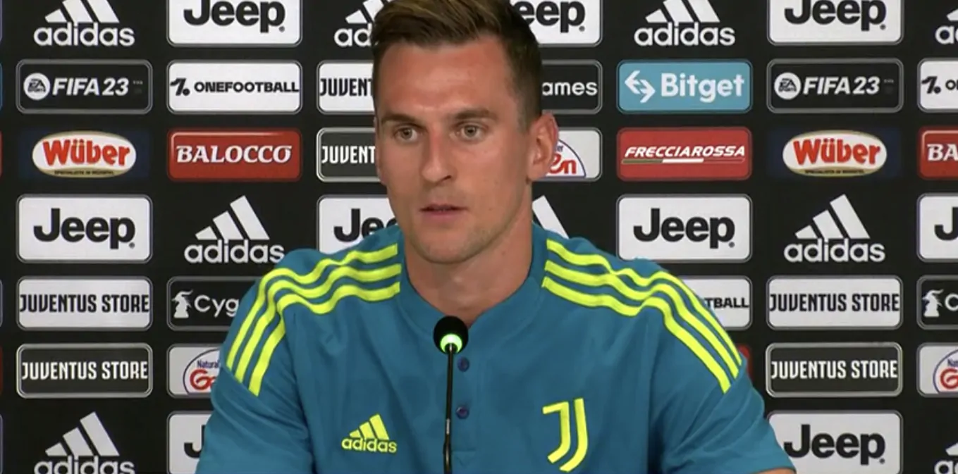 Milik si presenta: “Giocare con Vlahovic? L’ho già fatto con Lewandowski” poi il commento sul Napoli