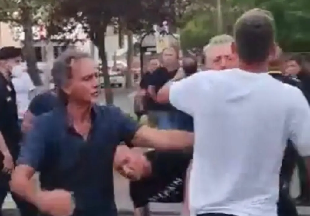 VIDEO – Berardi su tutte le furie litiga con un tifoso: l’episodio dopo Modena-Sassuolo
