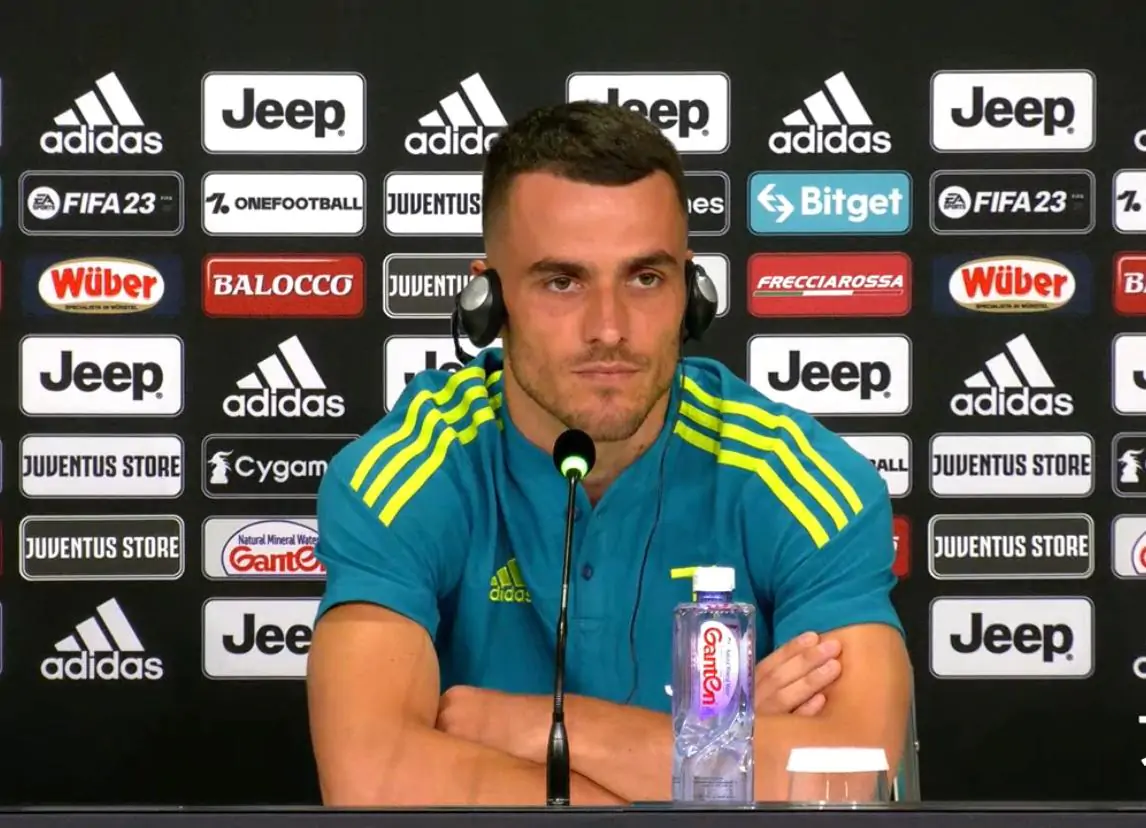 Kostic si presenta in conferenza stampa: “Priorità al campo e alla Juventus”