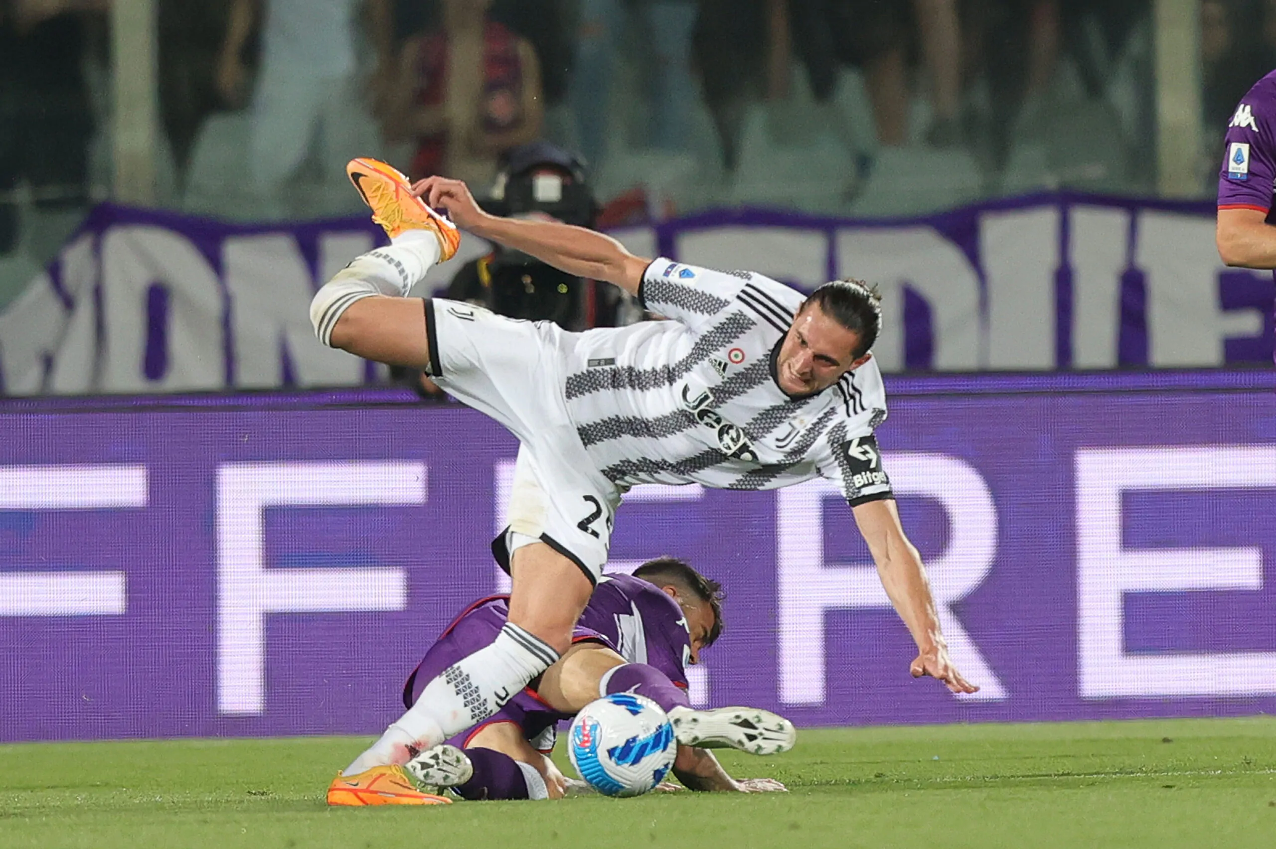 Calciomercato Juve, si complica la cessione di Rabiot: la posizione dello United