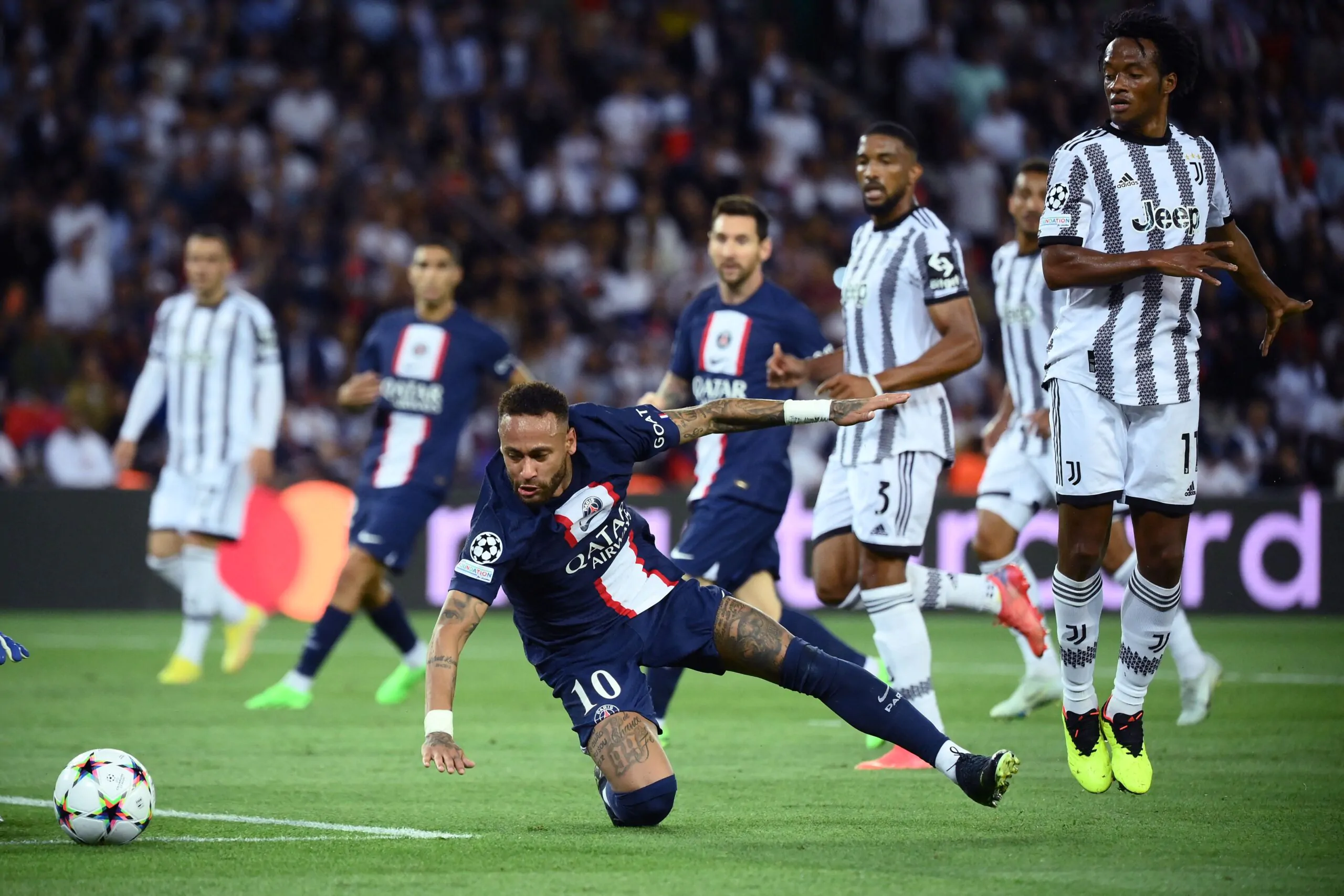 Situazione rinnovi, da Cuadrado a Alex Sandro: il piano della Juve!