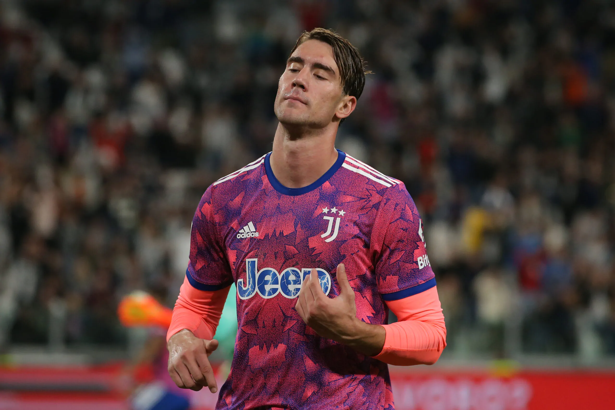 Calciomercato Juve, sempre più aria d’addio per Vlahovic: cinque squadre su di lui!