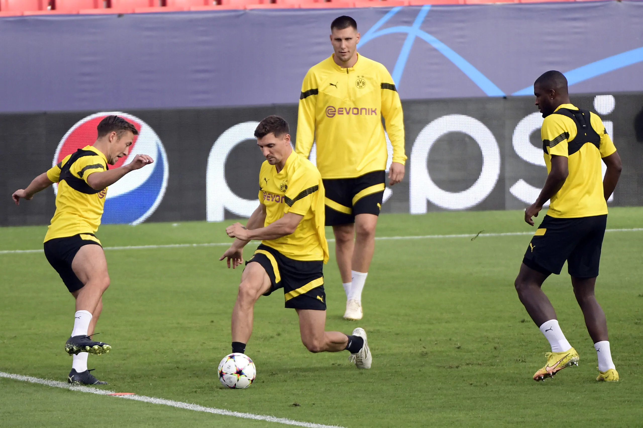 Calciomercato Juve, nuova idea per il vice Cuadrado: dal Borussia Dortmund!