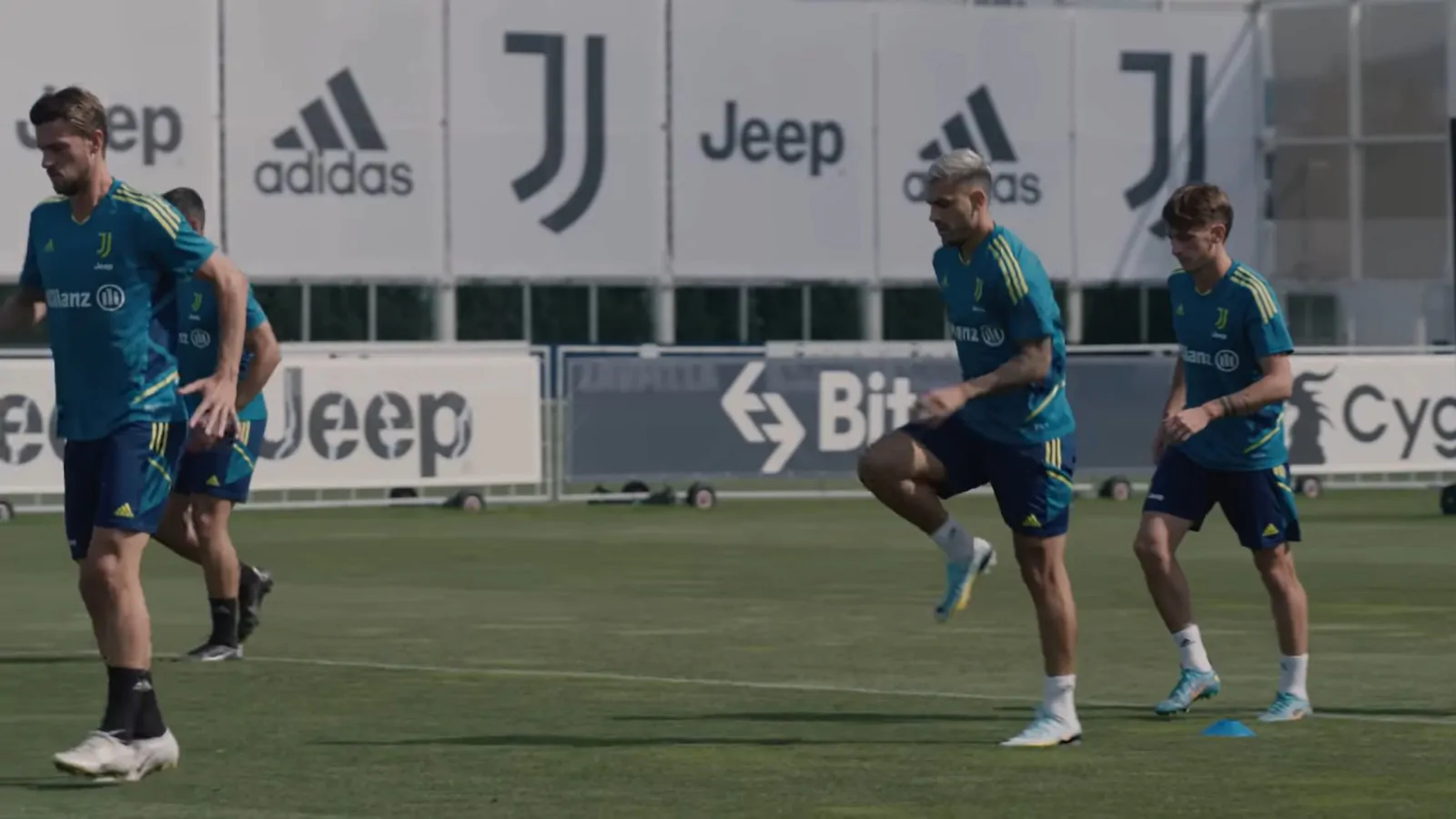 Juventus-Torino, nuova idea di Allegri: possibile esordio a sorpresa a centrocampo