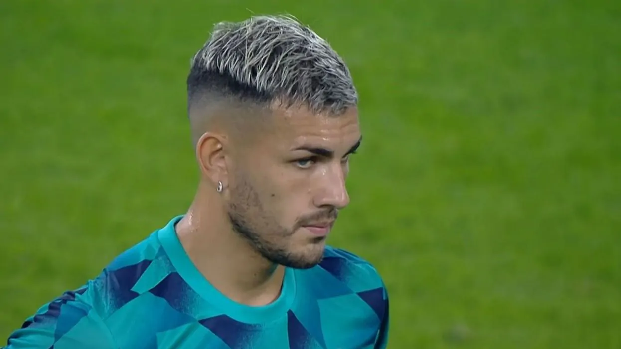 Juventus, Paredes sempre più lontano da Torino: la società ha trovato il sostituto