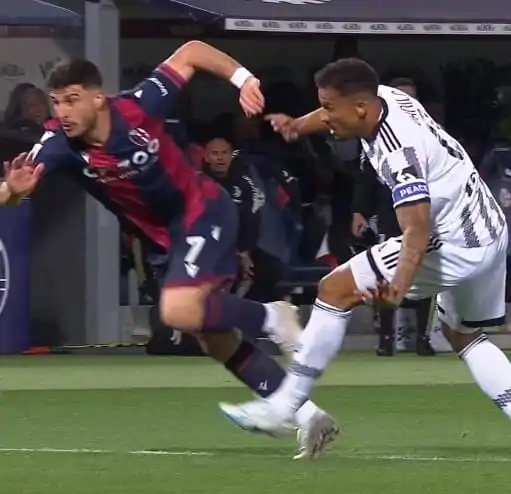Bologna-Juventus, il Var non funziona ma assegna il rigore: Marelli fa chiarezza
