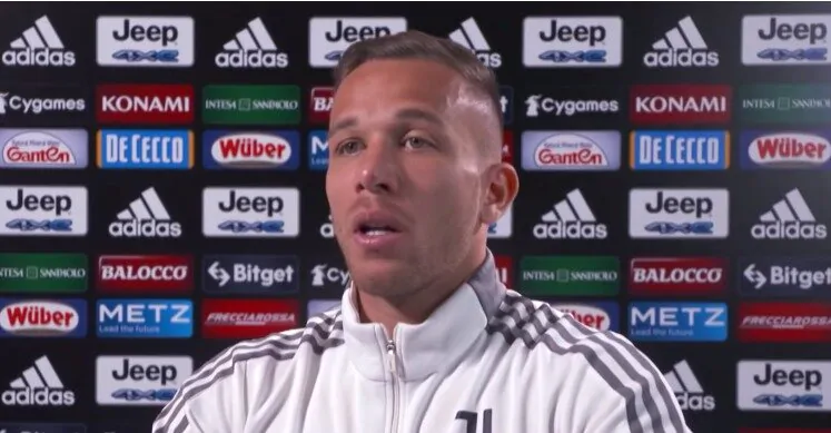 Juventus, Arthur spiazza tutti: “Torno questa estate”