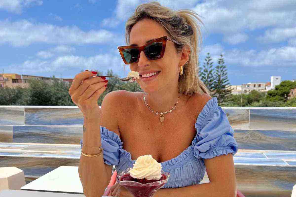 Giorgia Rossi. scollatura da urlo, che lascia tutti sbalorditi!