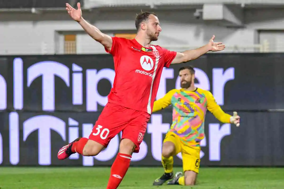 Juve, concorrenza Carlos Augusto: c'è l'inserimento di un altro club di A