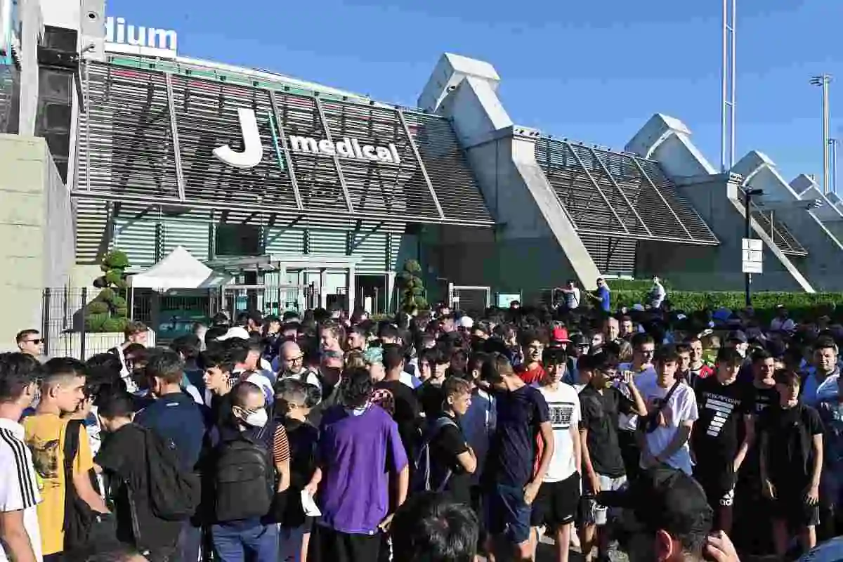 Tifosi contro Cuadrado e Lukaku, cori fuori dal J Medical: avete sentito?