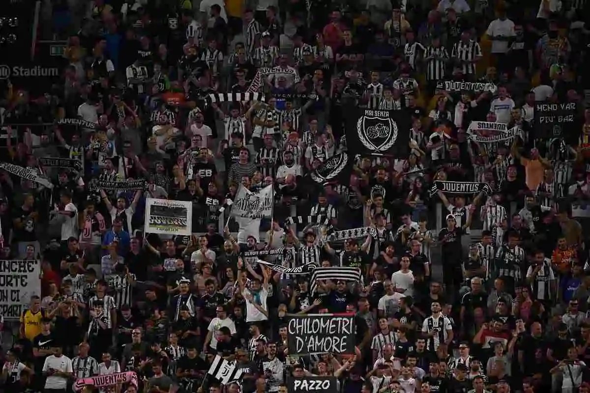 Allianz Stadium tifosi Juventus contro Lukaku