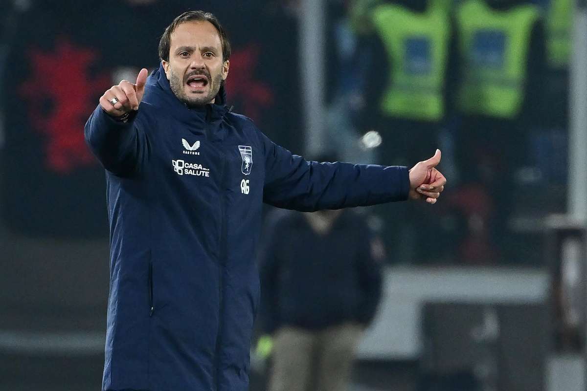 Alberto Gilardino, allenatore del Genoa, pronto ad accogliere il giovane De Winter