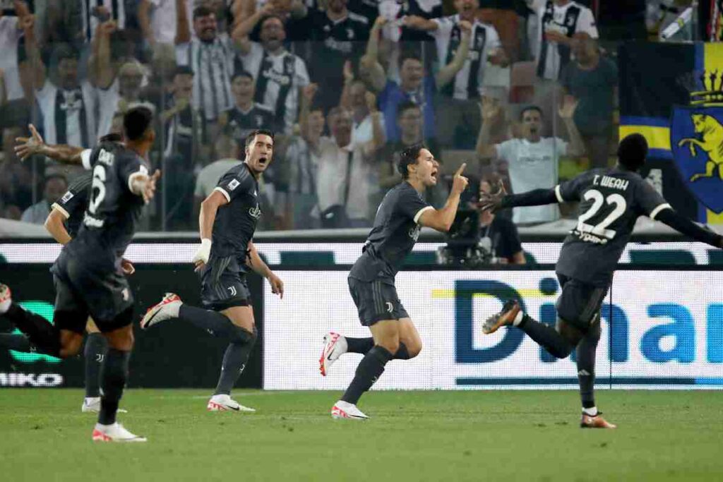 Offerta dalla Premier per un top bianconero