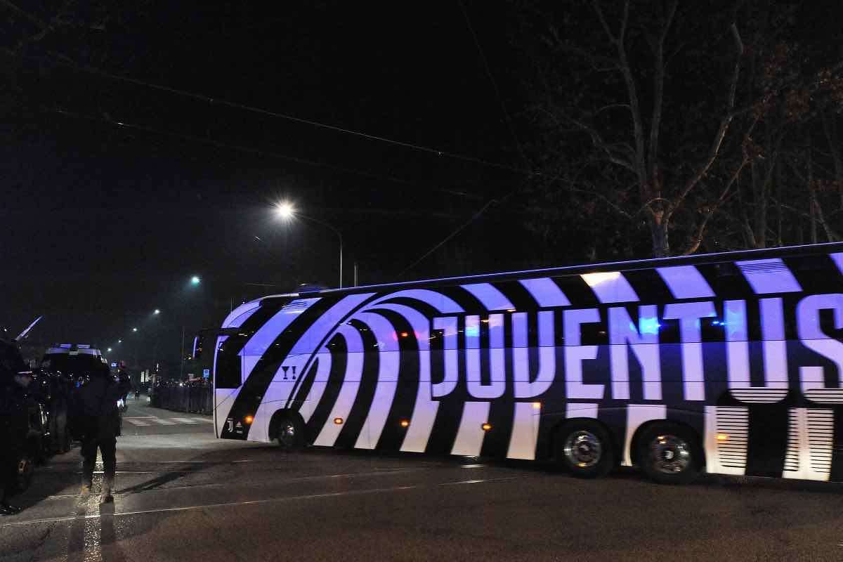 Incidente ad Udine per il pullman della Juventus