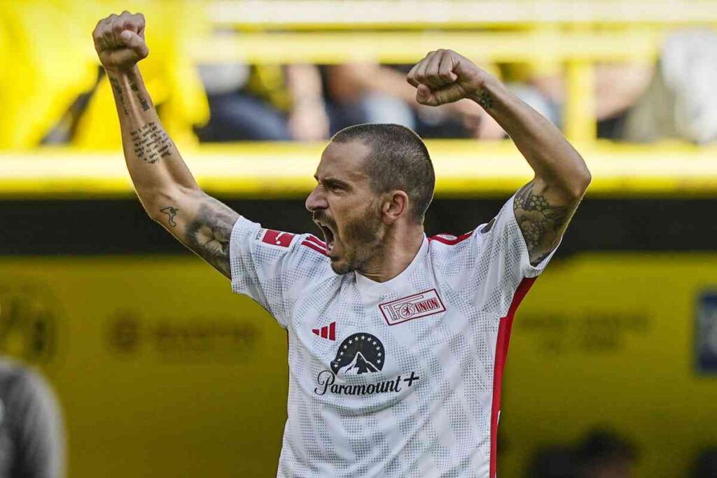 Lo sfottò dei tifosi azzurri per Bonucci