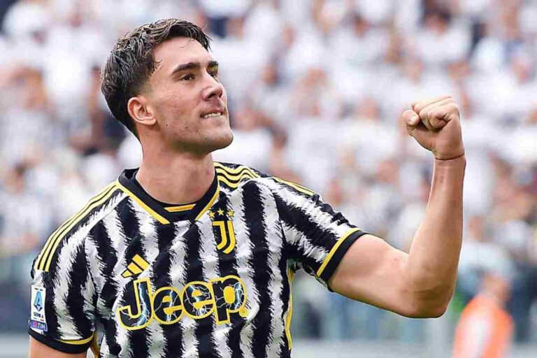 Juve: Vlahovic insidiato da Kean