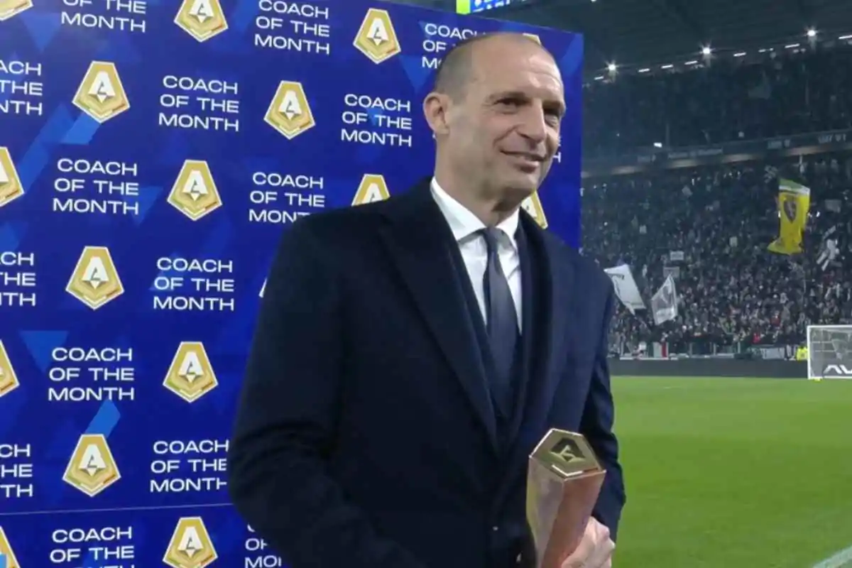 Juve-Napoli, Allegri viene premiato: reazione netta dei tifosi