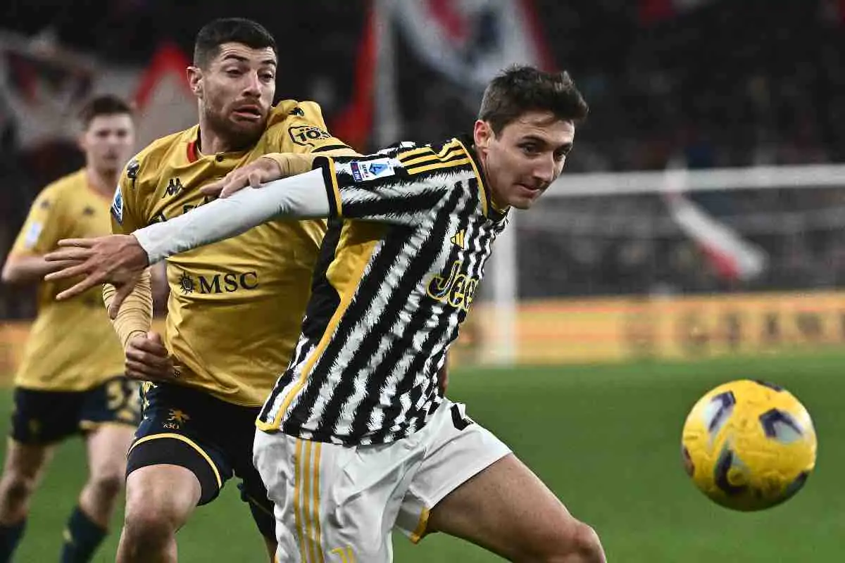Bufera Genoa-Juve, la moviola: "Rigore per i bianconeri, Malinovskyi da rosso"