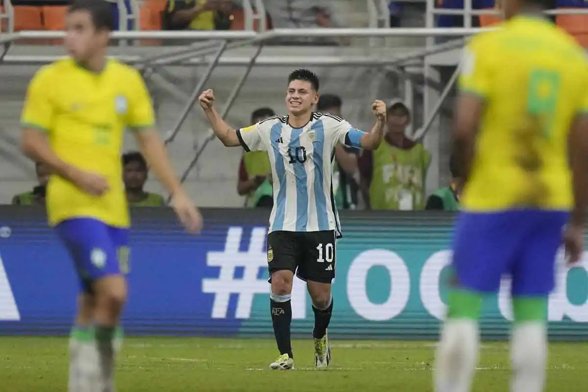 Juventus, si scatena l'asta: tutti pazzi per Echeverri