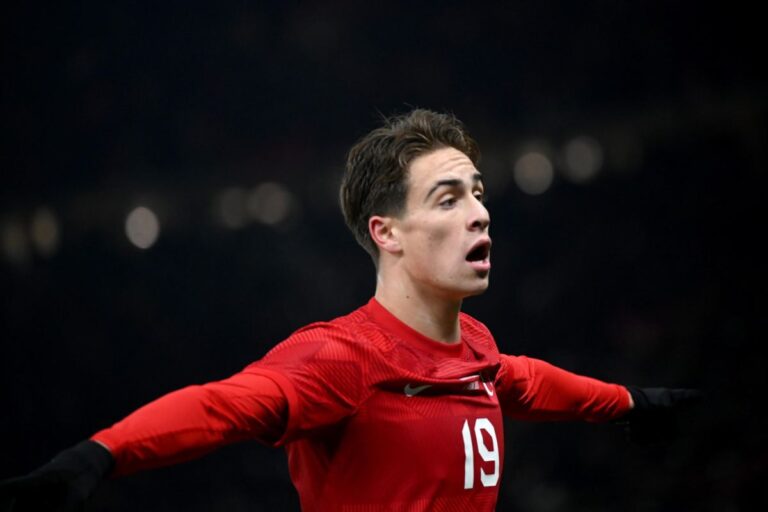 Kenan Yildiz può già lasciare la Juventus
