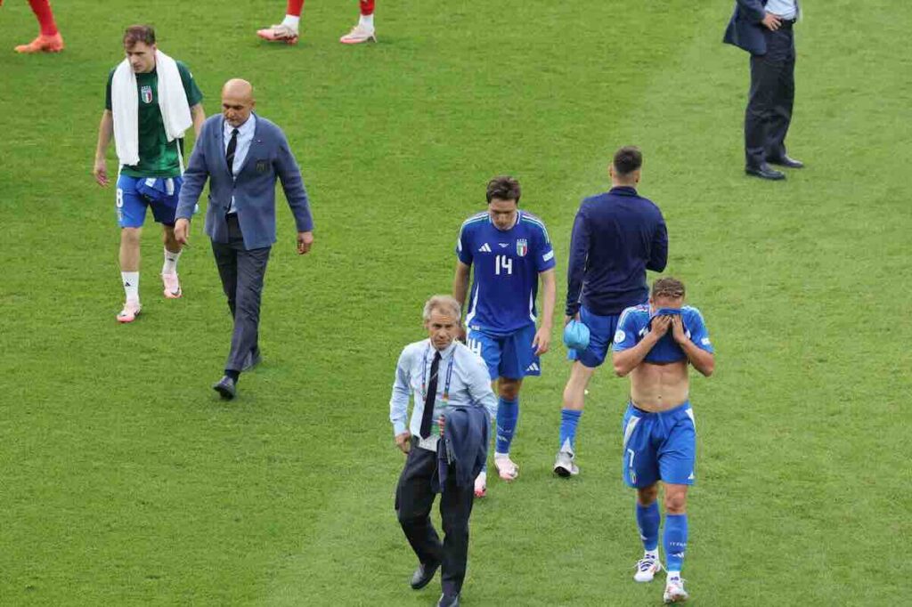 Attacco all'Italia, incredibile sfogo social