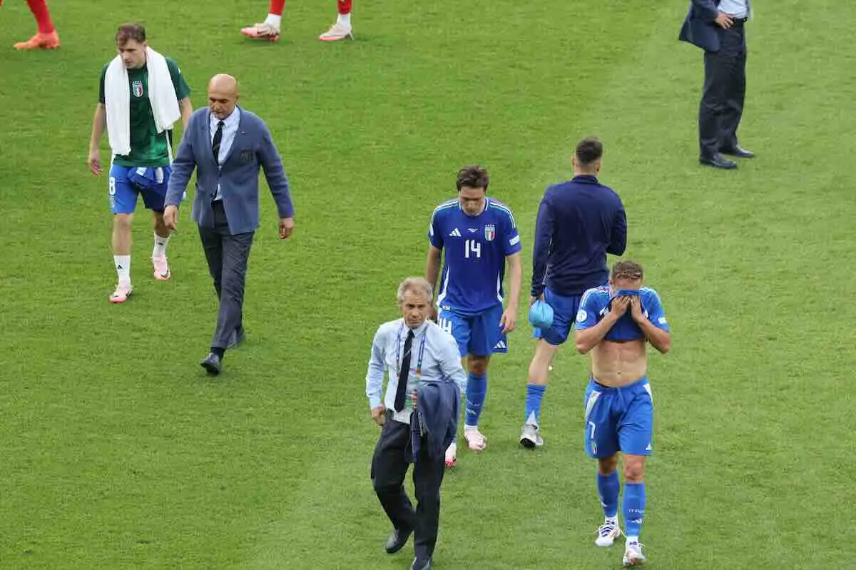 Attacco all'Italia, incredibile sfogo social