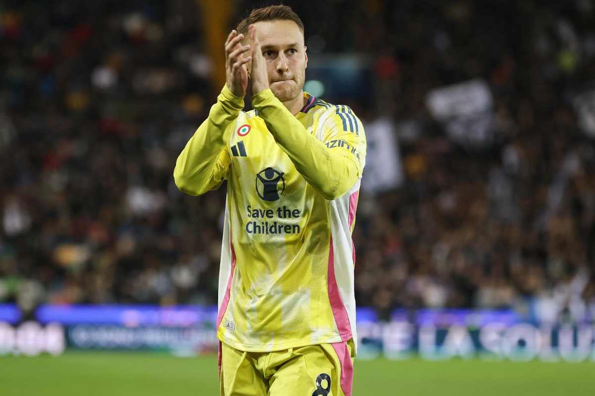 Koopmeiners applaude