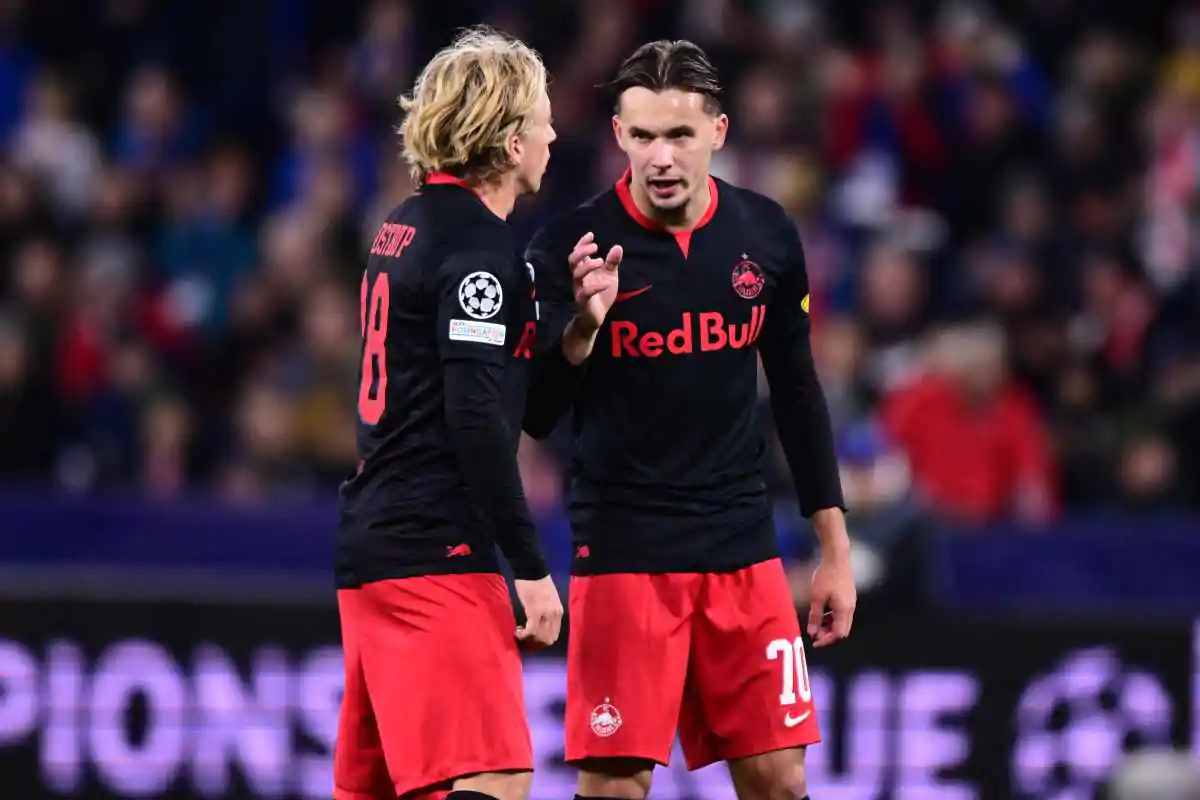 Dedic insieme al suo compagno di squadra