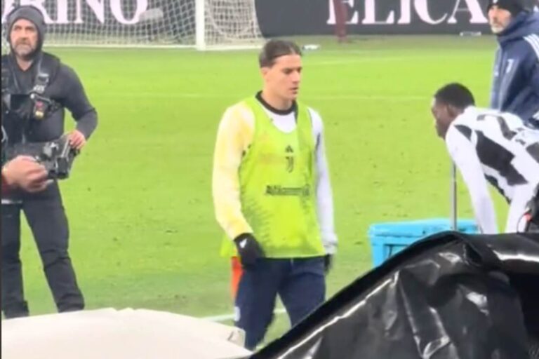 Nicolò Fagioli lascia il campo