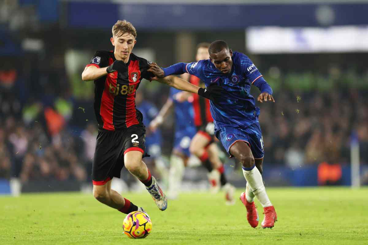 Huijsen in campo con il Bournemouth