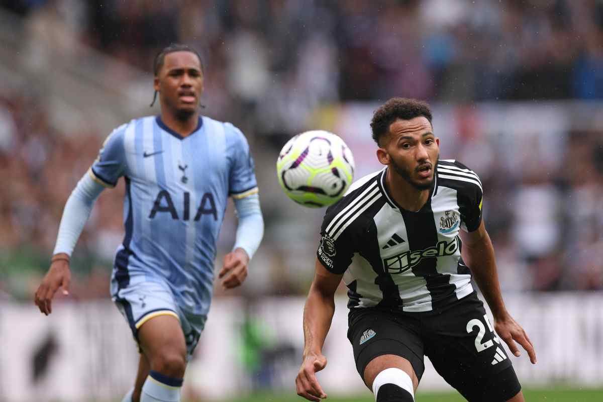 LLoyd Kelly in campo con il Newcastle