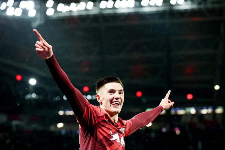 Sesko esulta in maglia Lipsia