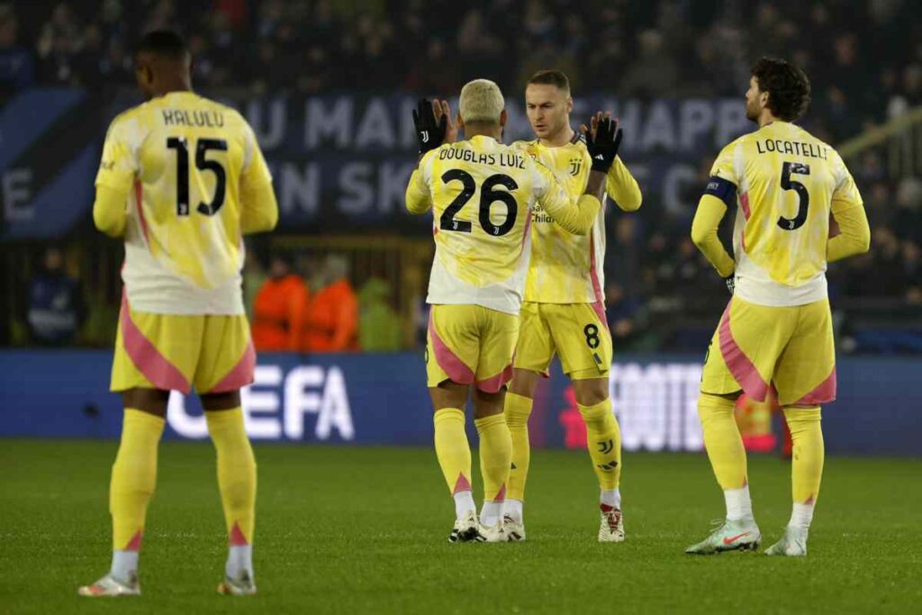 Douglas Luiz e i compagni