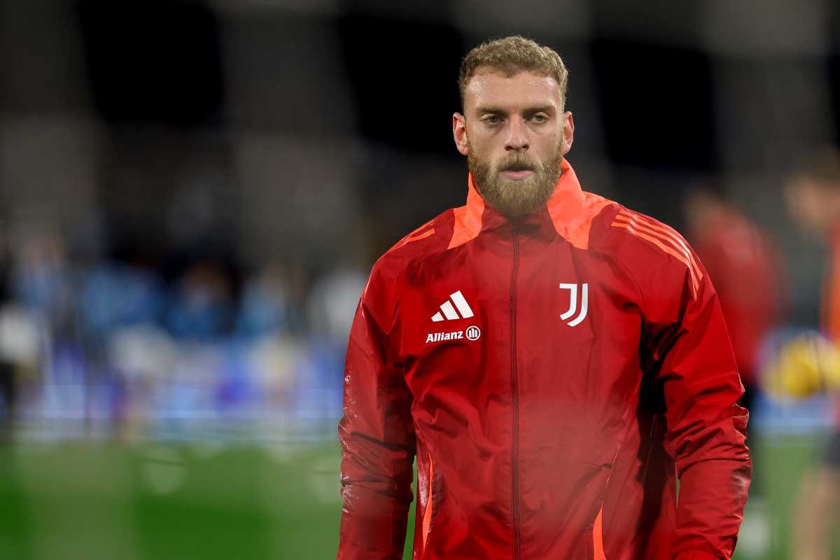 Michele Di Gregorio in campo durante un allenamento