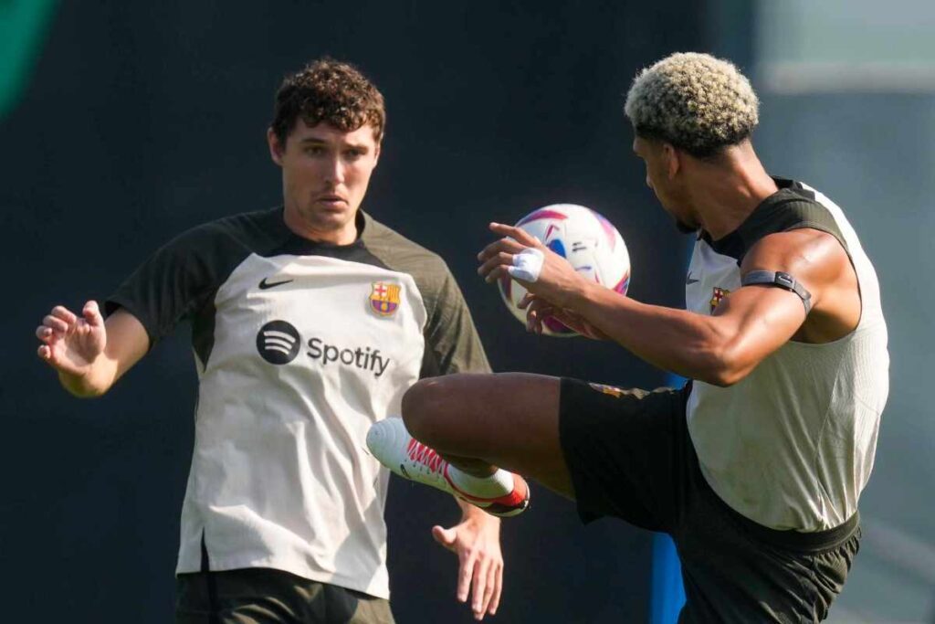 Christensen e Araujo durante un allenamento