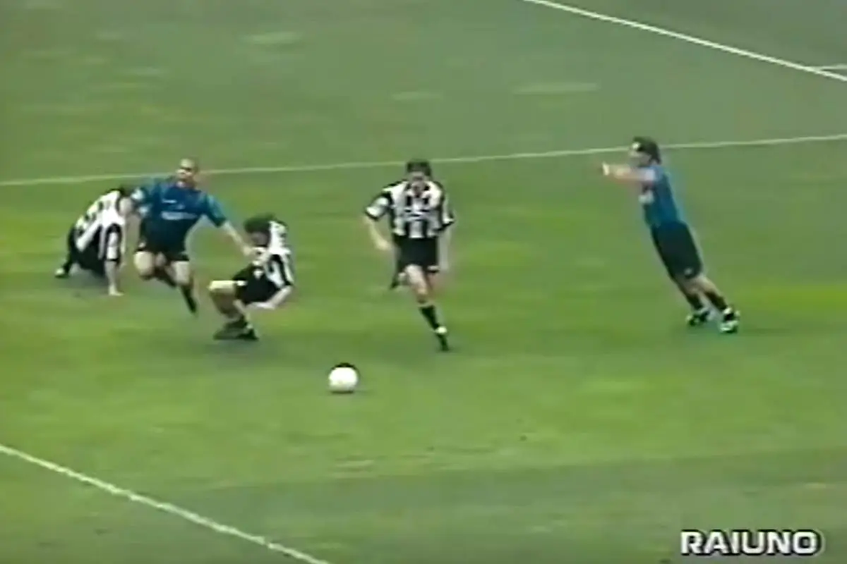 Juve-Inter, la rivelazione sul contatto tra Iuliano e Ronaldo: “Poteva essere”