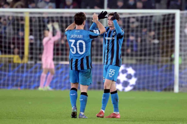 De Cuyper esulta con il compagno