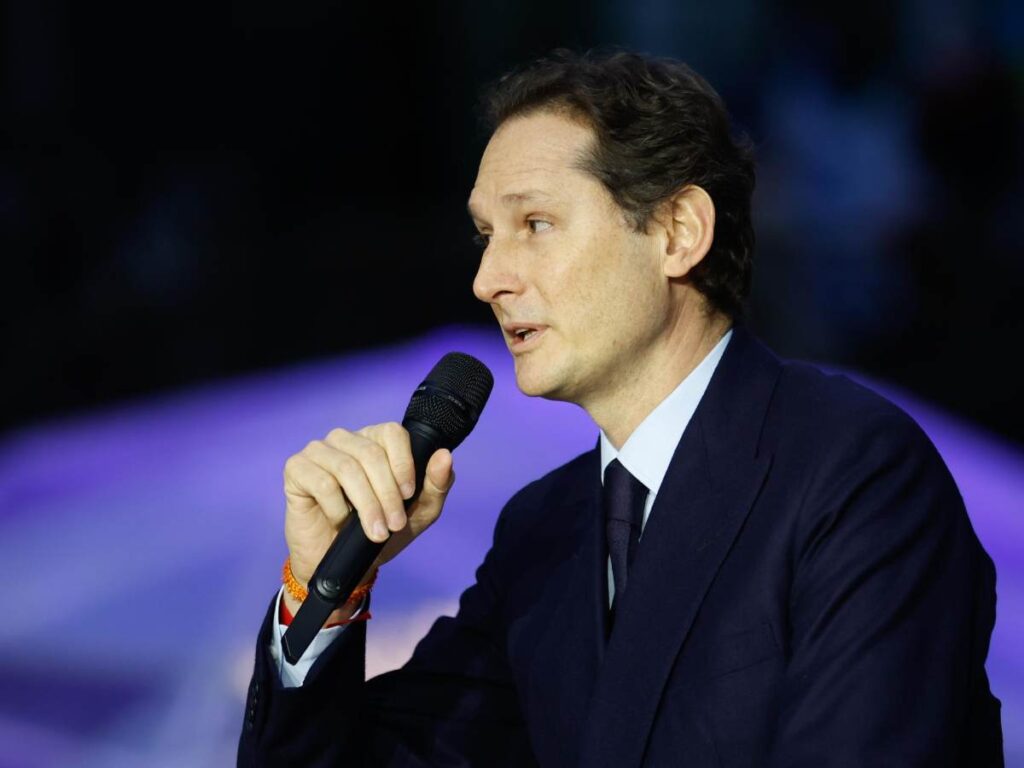 John Elkann al microfono