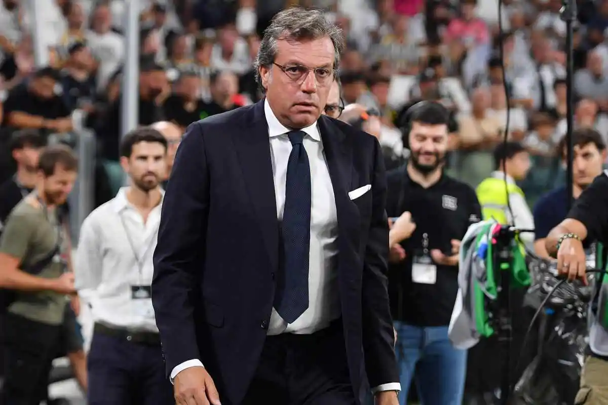 Giuntoli sorpreso a bordocampo