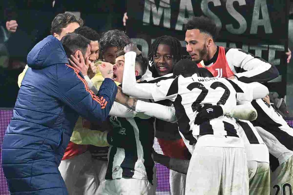 Giocatori della Juventus esultano