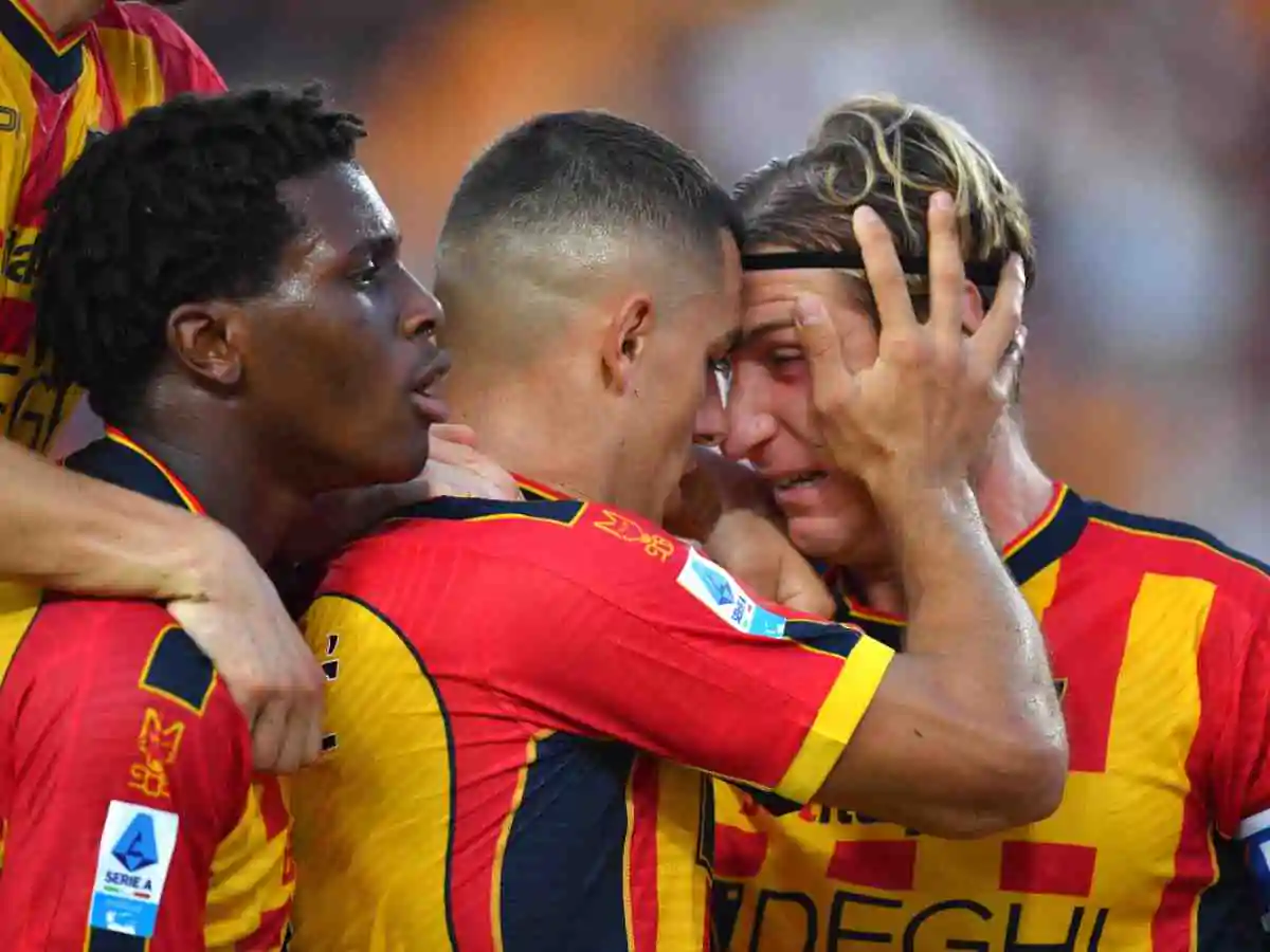 Krstovic esulta con i compagni