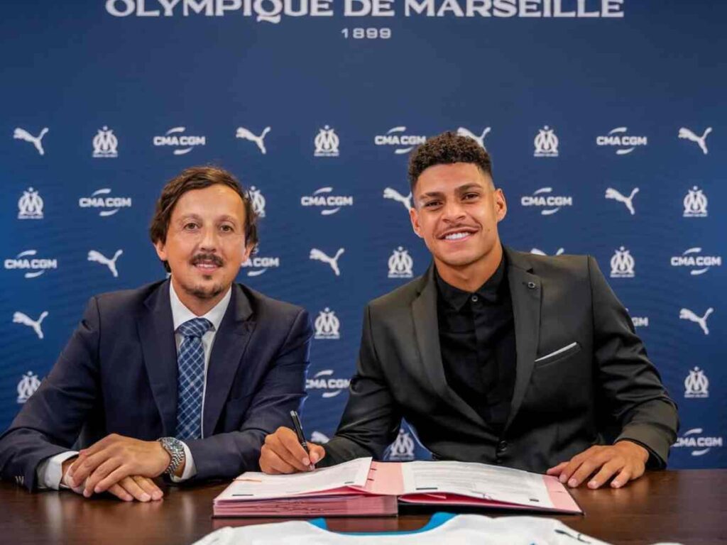 Luiz Henrique insieme ad un'altra persona