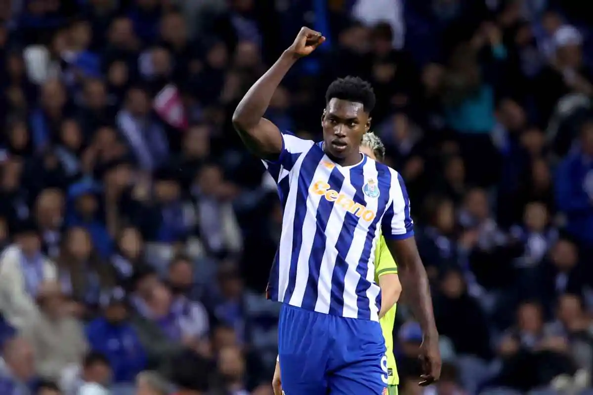 Aghelowa esulta dopo un gol