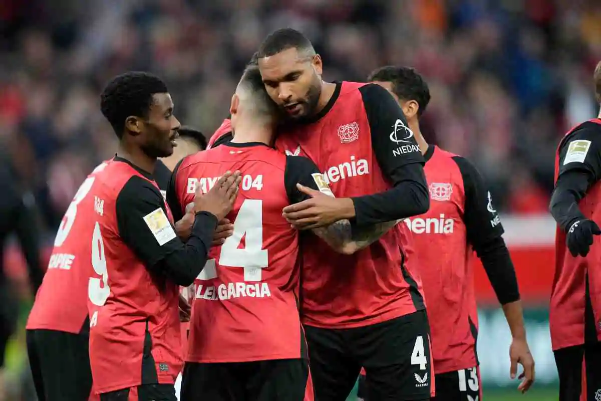 Tah abbraccia i compagni